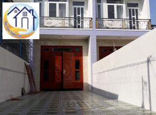 Nhà đúc thật 1 trệt, 3 lầu. Diện tích 4x26m, 4 phòng ngủ, phòng thờ, sân thượng trước sau, Thạnh Lộc , Quận 12